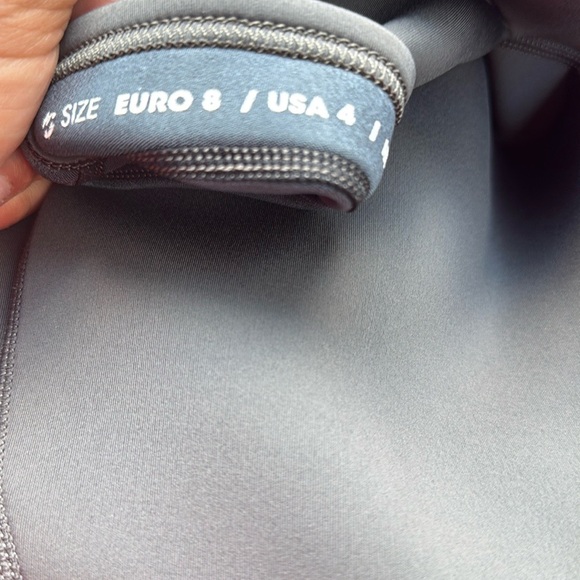 BNWT! Hard to find,BILLABONG SYNERGY SHORTY WETSUIT - Picture 10 of 11